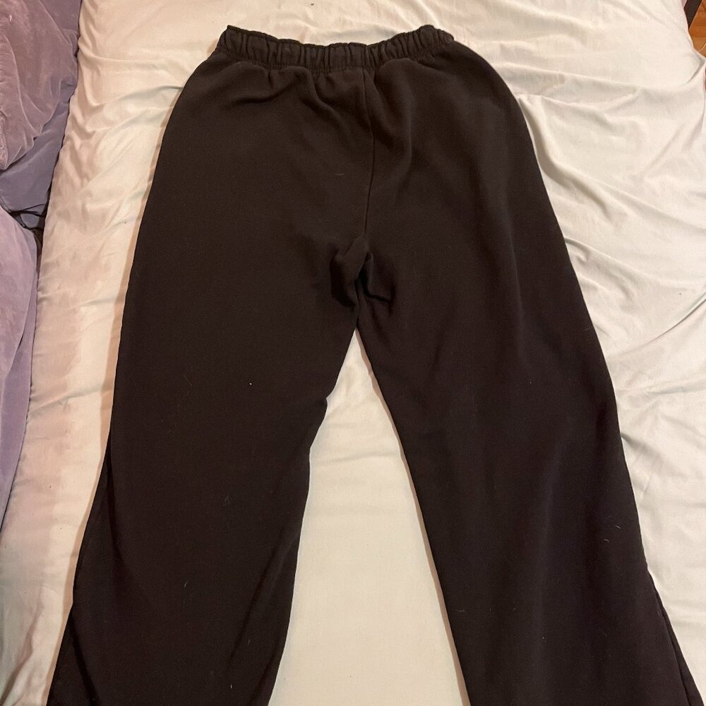Large Black ALO Yoga Accolade Straight Leg Sweatpants
